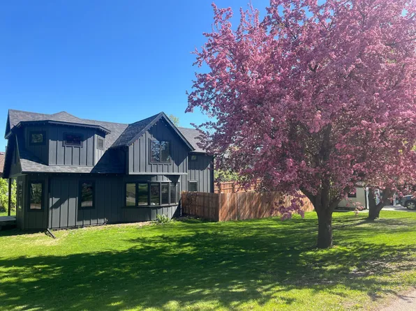 302 N Washington Ave, Battle Lake, MN 56515