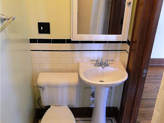 3rd image of 506 S Highland Park Ave #3