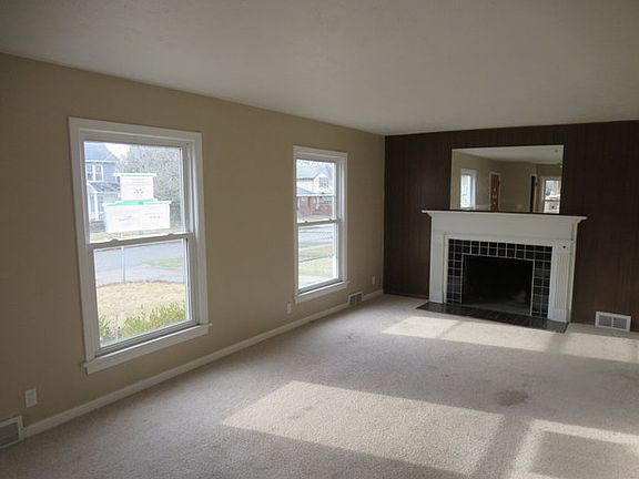 5th image of 545 Storer Ave