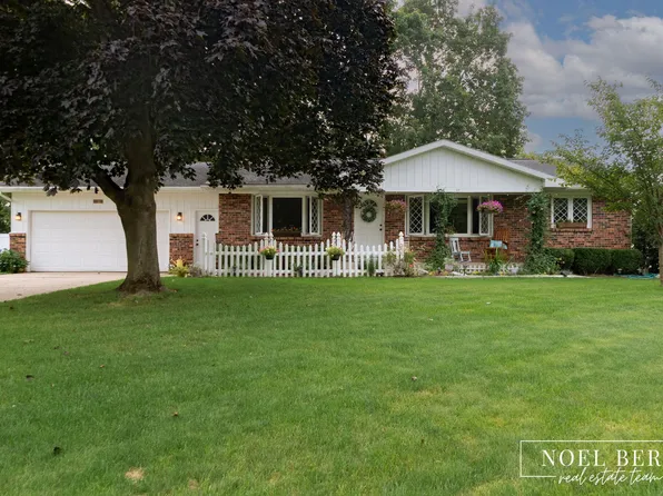 1216 Sycamore Dr, Jenison, MI 49428