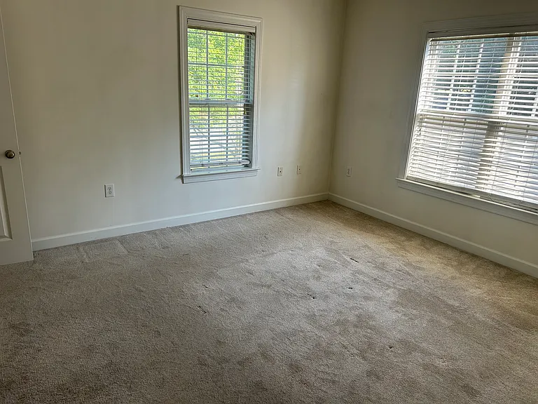 100 Sunset Cir #204 — Photo 6