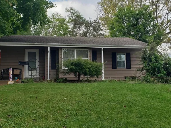 55 Chateau Dr, Florissant, MO 63031