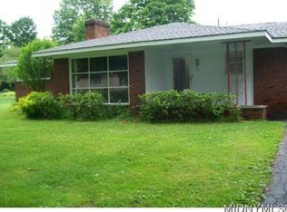 76 W 7th St, Oneida, NY 13421