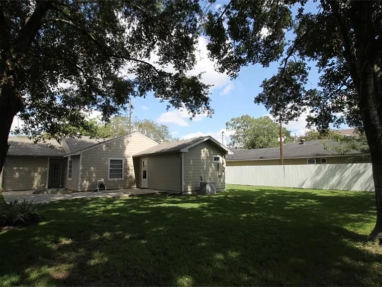 4607 Pine St — Photo 37