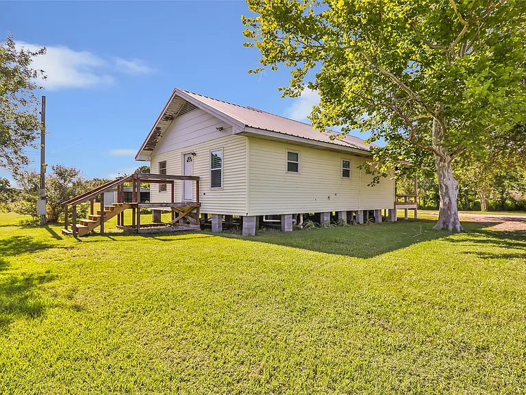 9307 Highway 321 — Photo 2