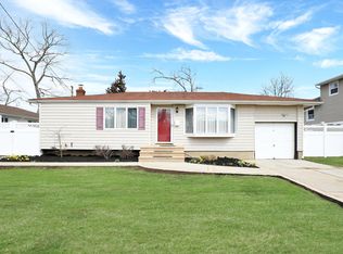 51 Ontario Ave, Massapequa, NY