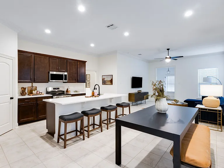 113 Ridley Ln — Photo 10
