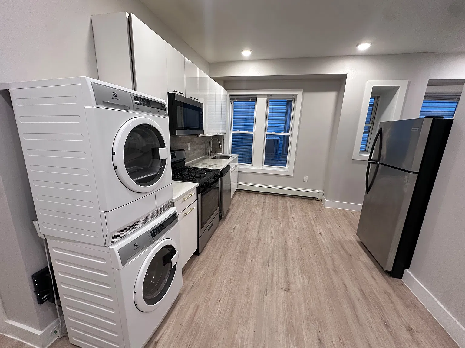 234 Jewett Ave — Photo 3