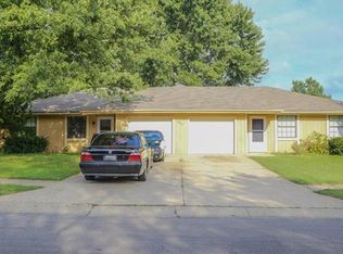 805 NE Banner Dr, Lees Summit, MO 64086