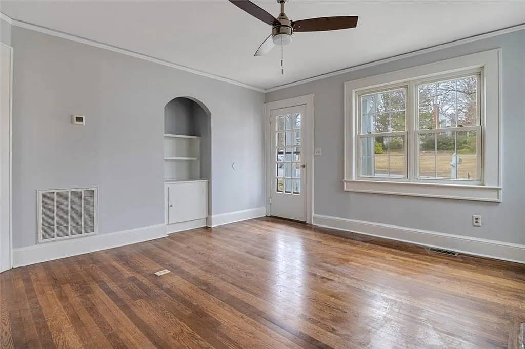 2 bed, 1.0 bath, $1,275 — Photo 4