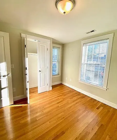 2 bed, 800 sqft, $3,200 — Photo 4