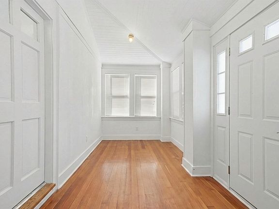 4th image of 41 Brookdale Ave