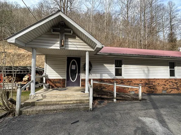 4137 Lesters Fork Rd, Grundy, VA 24614