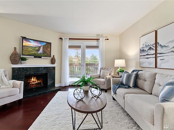 2nd image of 10418 NE 32nd Pl APT C306