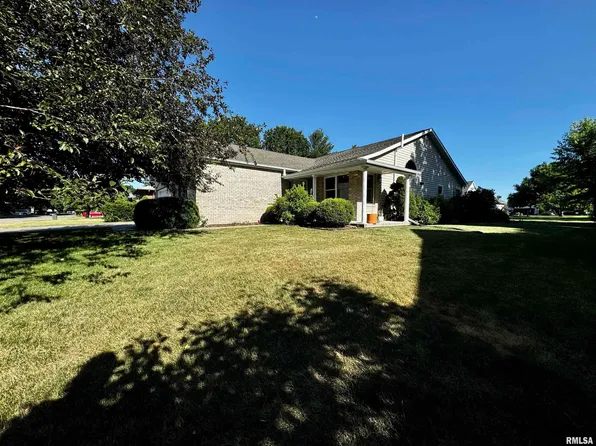 1219 Rebecca Ln, Macomb, IL 61455
