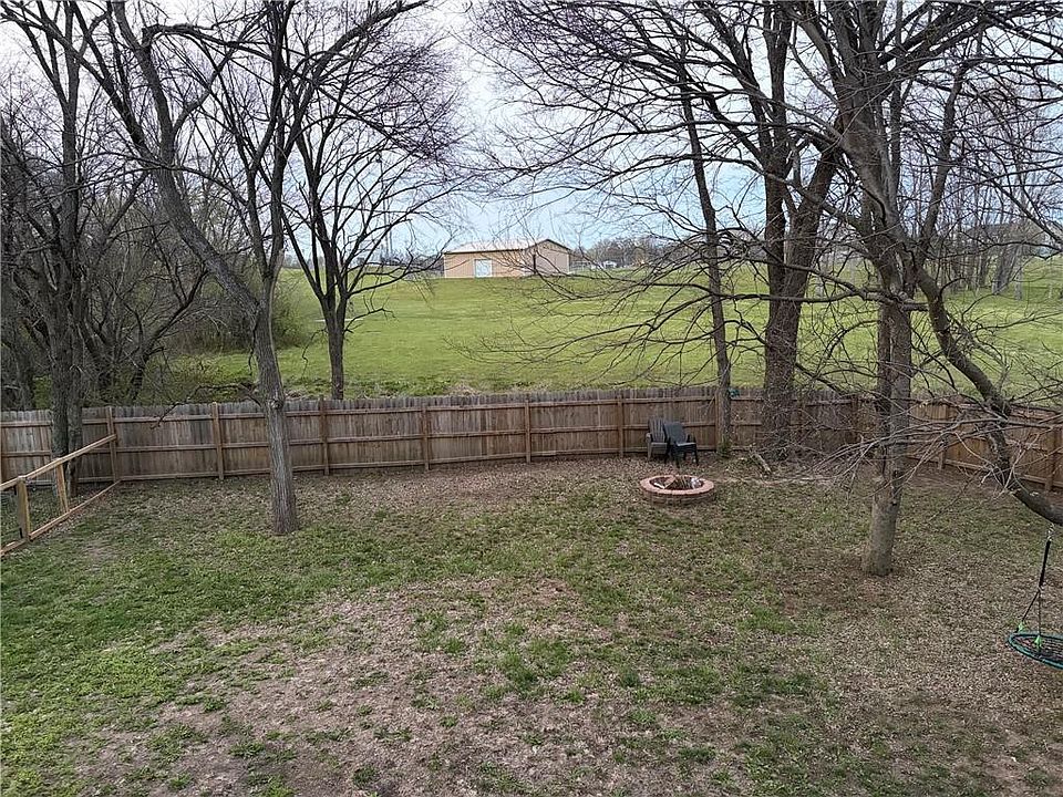 2nd image of 20220 Sycamore Dr