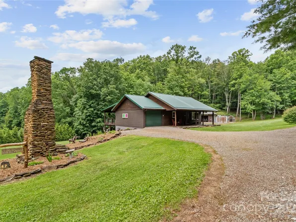 47 Old Chimney Dr, Burnsville, NC 28714