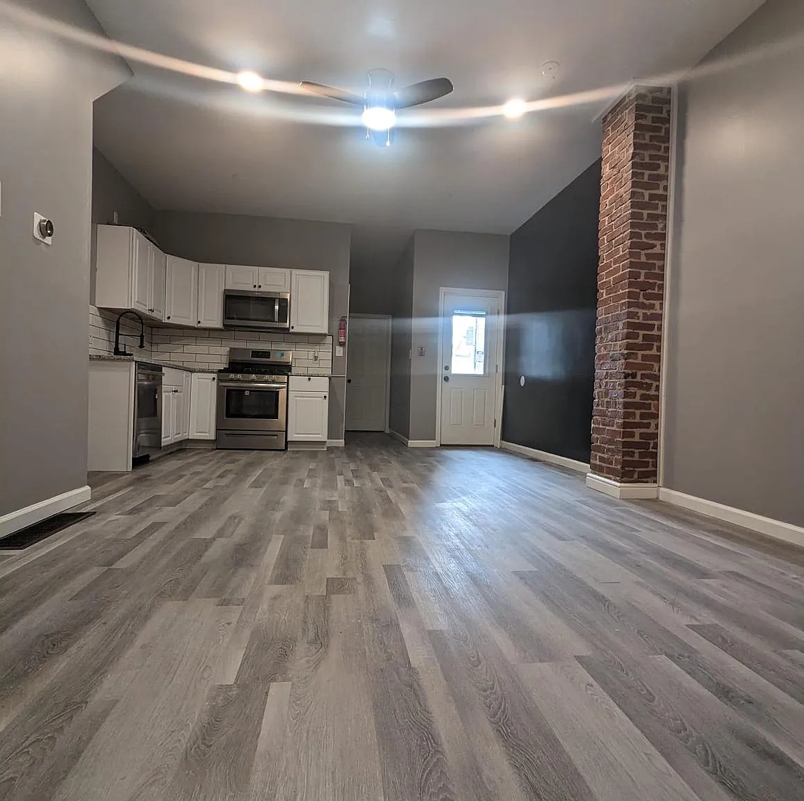 6 bed, 3.0 bath, 2508 sqft, $3,600 — Photo 2