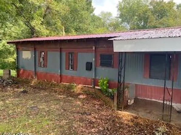 930 Oak Grove Rd, Lexington, TN 38351