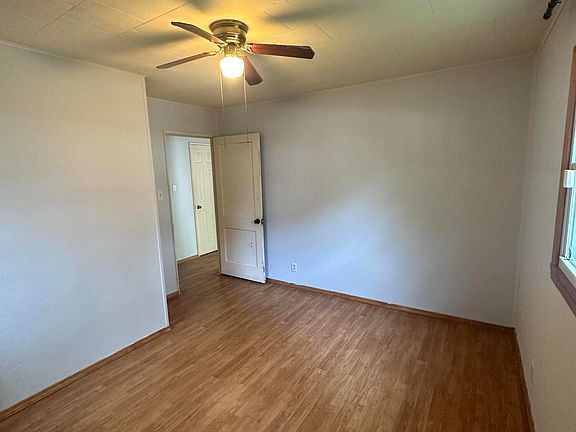 5th image of 402 Parkside Ave