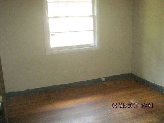 5th image of 2437 Bristol Dr