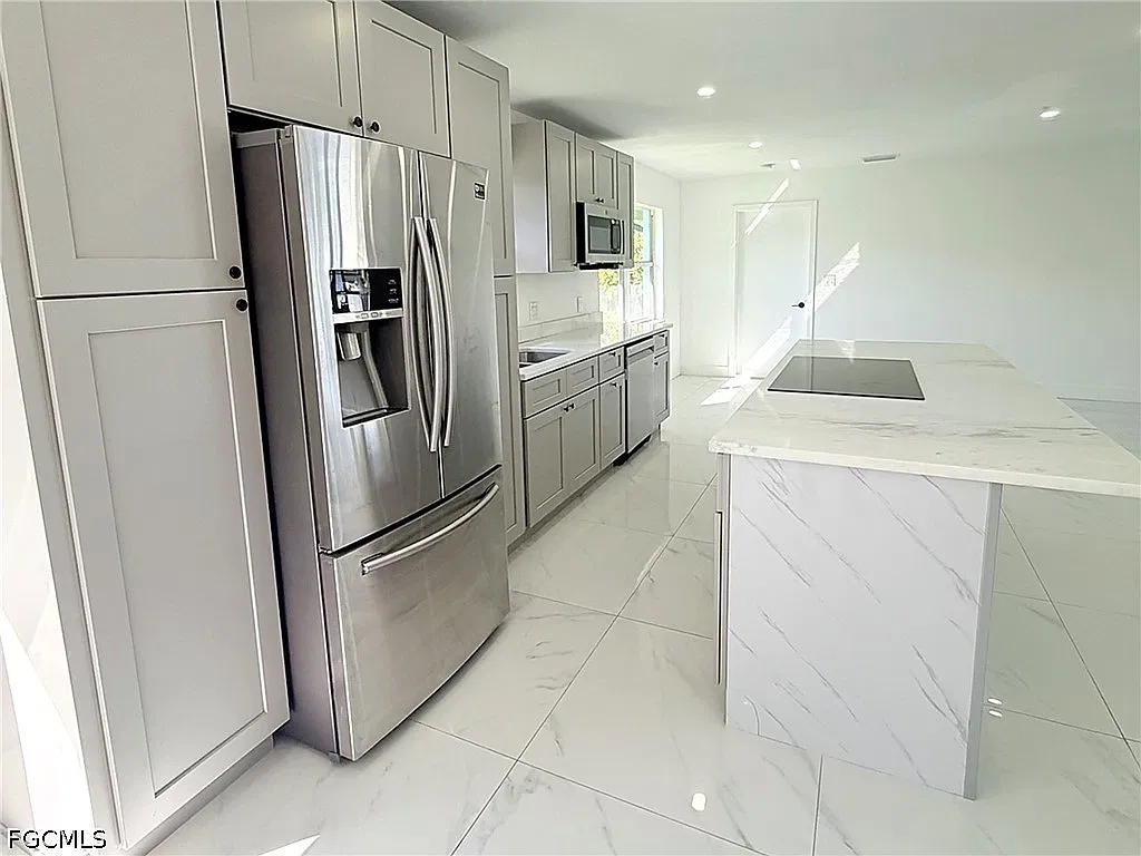 2 bed, 2.0 bath, 1414 sqft, $1,800 — Photo 3