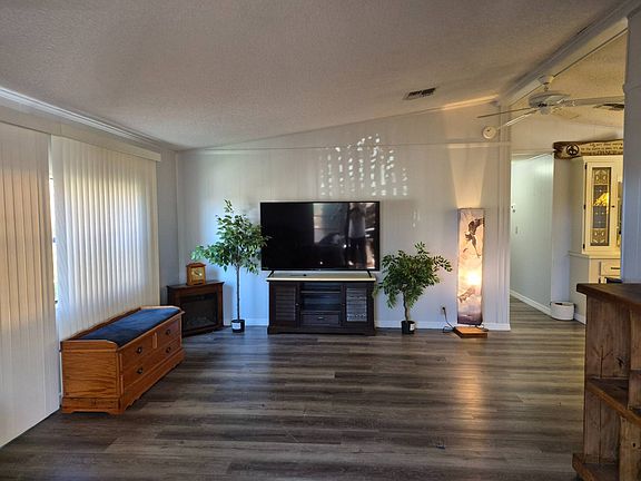 4th image of 6010 Madeira Ave