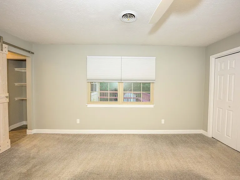 226 Carey Ln — Photo 17