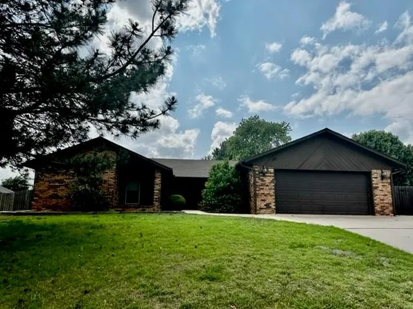 24 Redbud Dr, Clinton, OK 73601