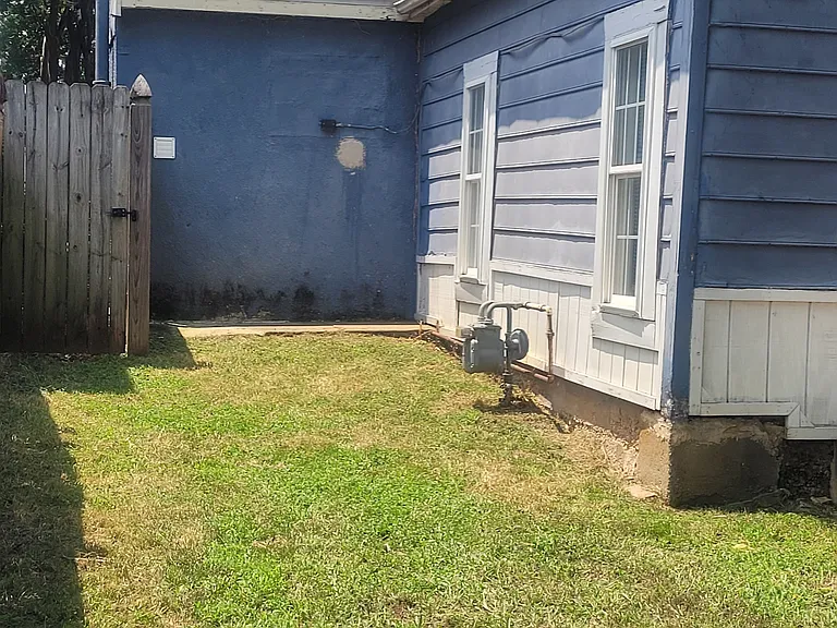 1103 Douglas St — Photo 20