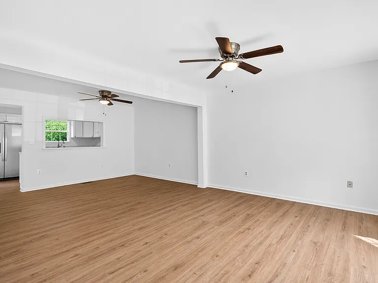 14546 Bisbee Ct — Photo 2