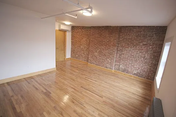 Rented by Capri Jet Realty Corp | media 7