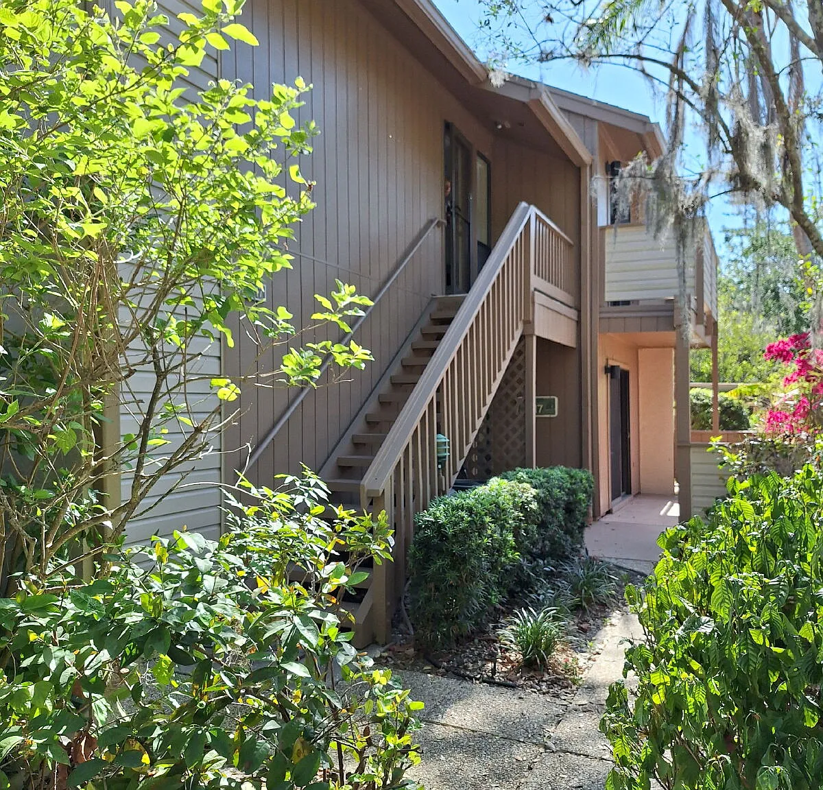 2 bed, 2.0 bath, 1077 sqft, $1,950 — Photo 2