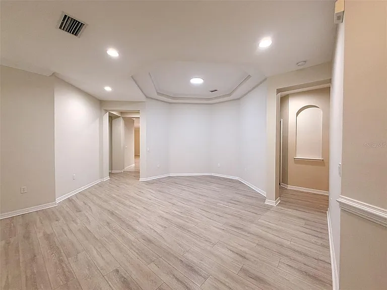 12947 Runswick Ave — Photo 7