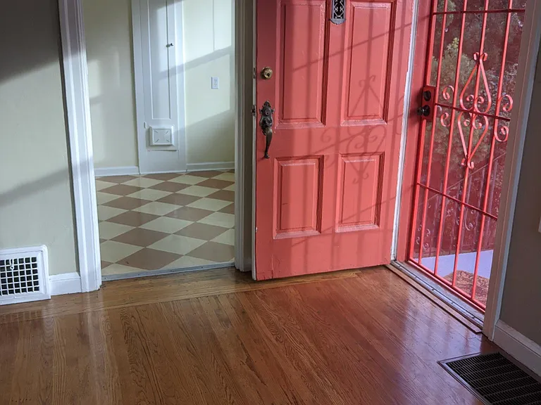 418A Capitol St — Photo 2