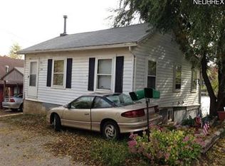 764 Point Dr, Akron, OH 44319
