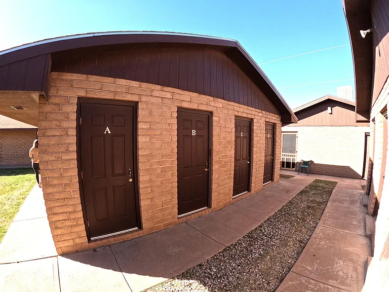 2509-2511 Pecan Dr — Photo 16