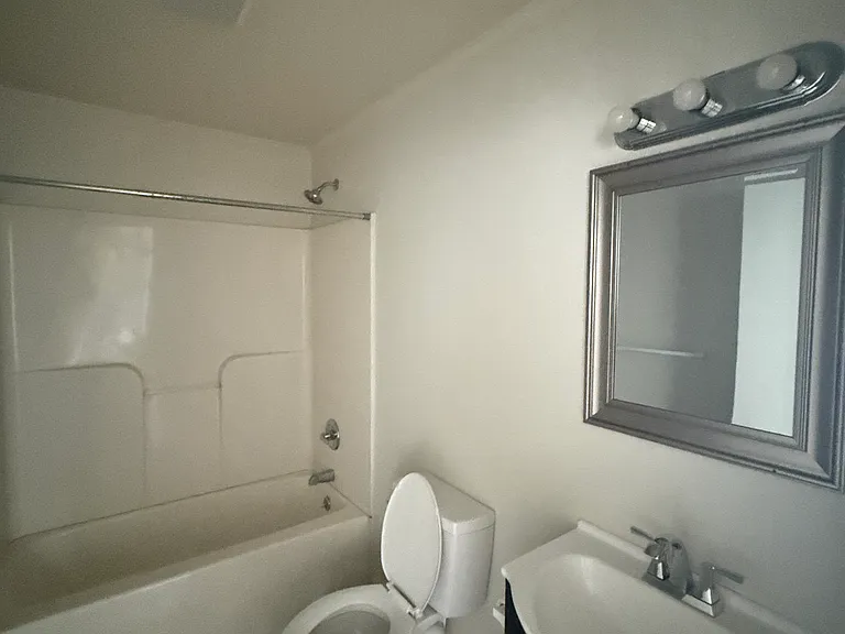 158 Contentnea Dr #A/B — Photo 5
