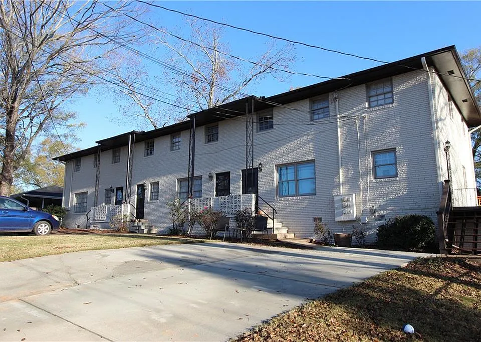 514 Clover Dr #4