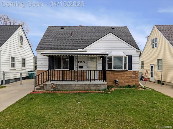 720 E Robert Ave, Hazel Park, MI 48030