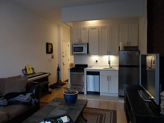 Rented by Sky Management | media 40