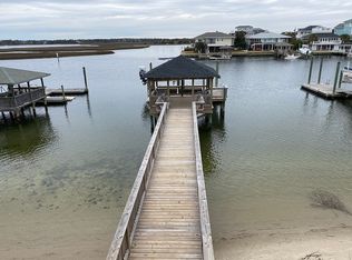 27 Lagoon Dr, Wrightsville Beach, NC 28480