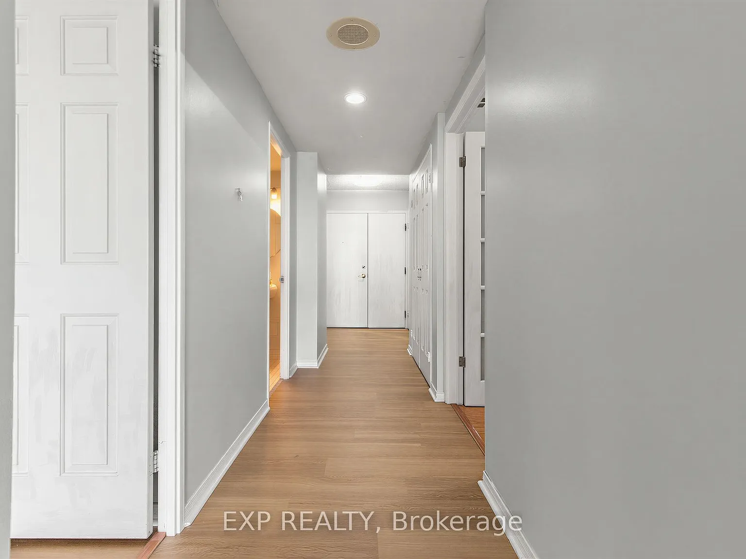 131 Beecroft Rd — Photo 2