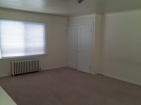3rd image of 836 8th St #7