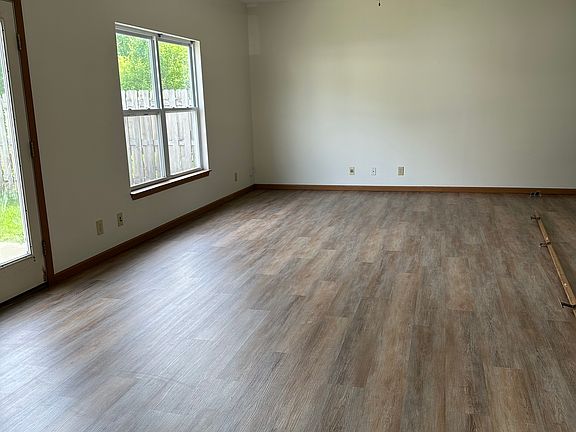 5th image of 2022 Halyard St #A