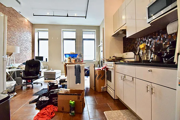 Rented by Safdie Realty Group | media 1