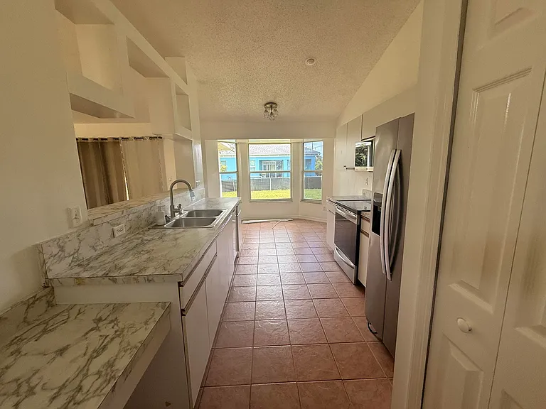 1765 SW Desert Ave — Photo 13