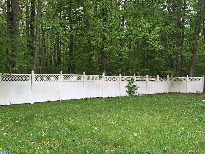 2nd image of 1289 Belgrave Cres