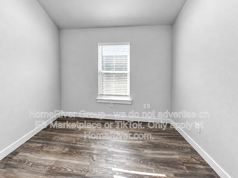 4 bed, 2.0 bath, 1902 sqft, $2,135 — Photo 4