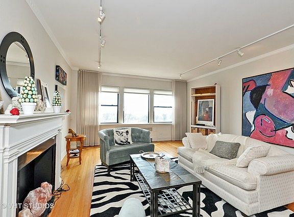 3rd image of 4300 N Marine Dr APT 705